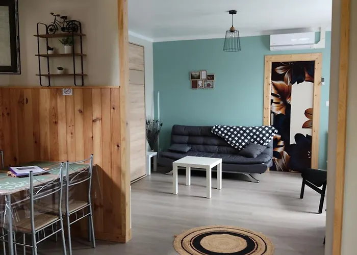 Le Champenois Holiday home Lanobre